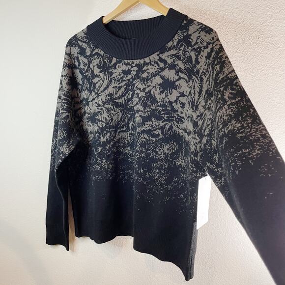 NWT Athleta Women's Jacquard Crew Sweater Merino Wool Blend Black Gray Sz Medium - Picture 5 of 10